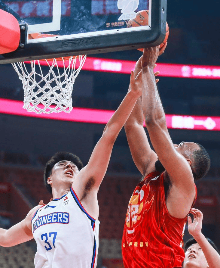 清晨深圳男篮备战NBA总决赛;复出首秀细节曝光;质疑声仍在;医务组通报恢复的简单介绍开云体育下载