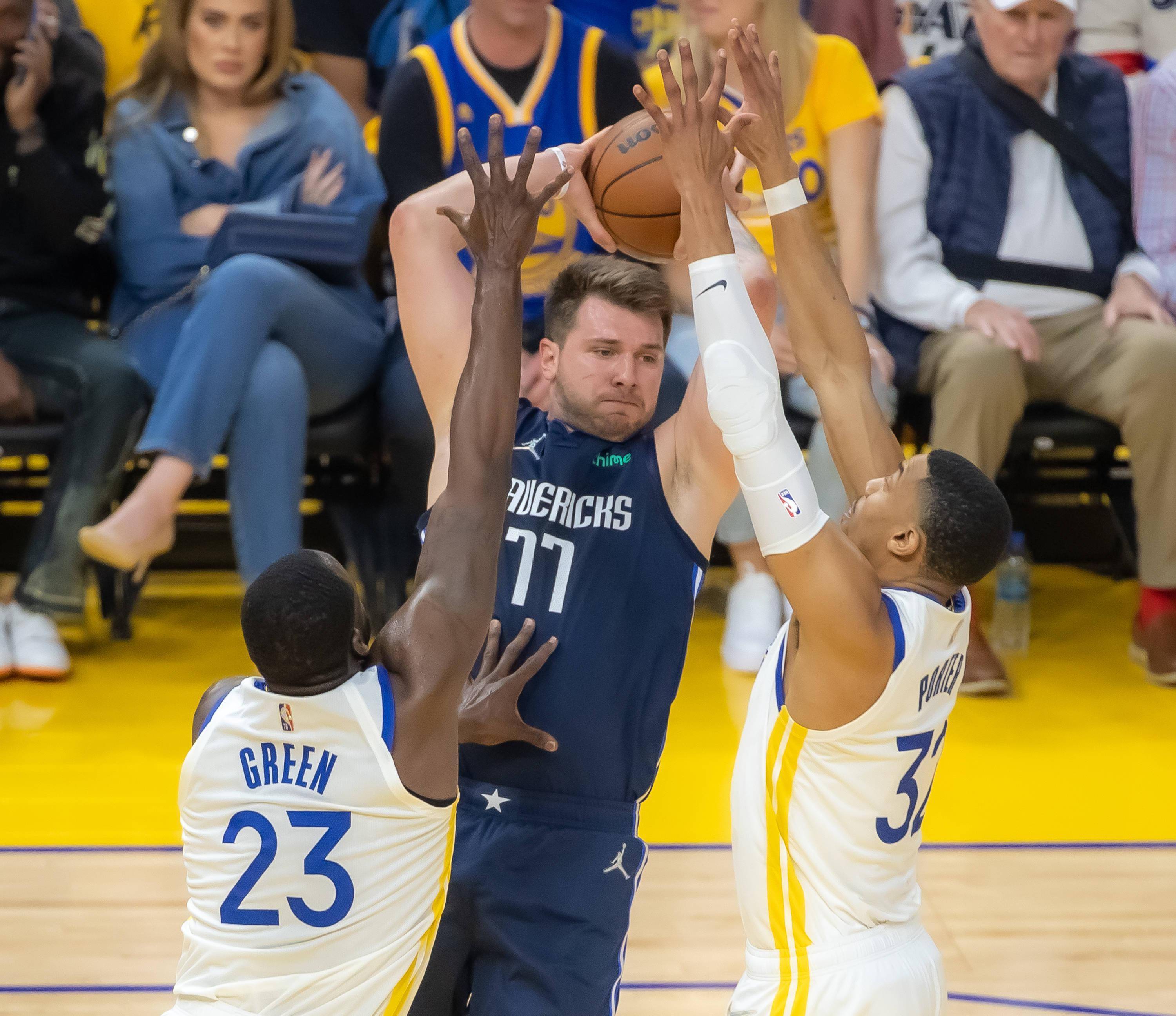 详细阅读:重磅!穆雷连续二十场比赛得分超过势不可挡达拉斯独行侠清晨豪取连胜,波士顿凯尔特人围绕国王杯刷新队史纪录的简单介绍开云体育下载 重磅!穆雷连续二十场比赛得分超过势不可挡达拉斯独行侠清晨豪取连胜,波士顿凯尔特人围绕国王杯刷新队史纪录的简单介绍开云体育下载